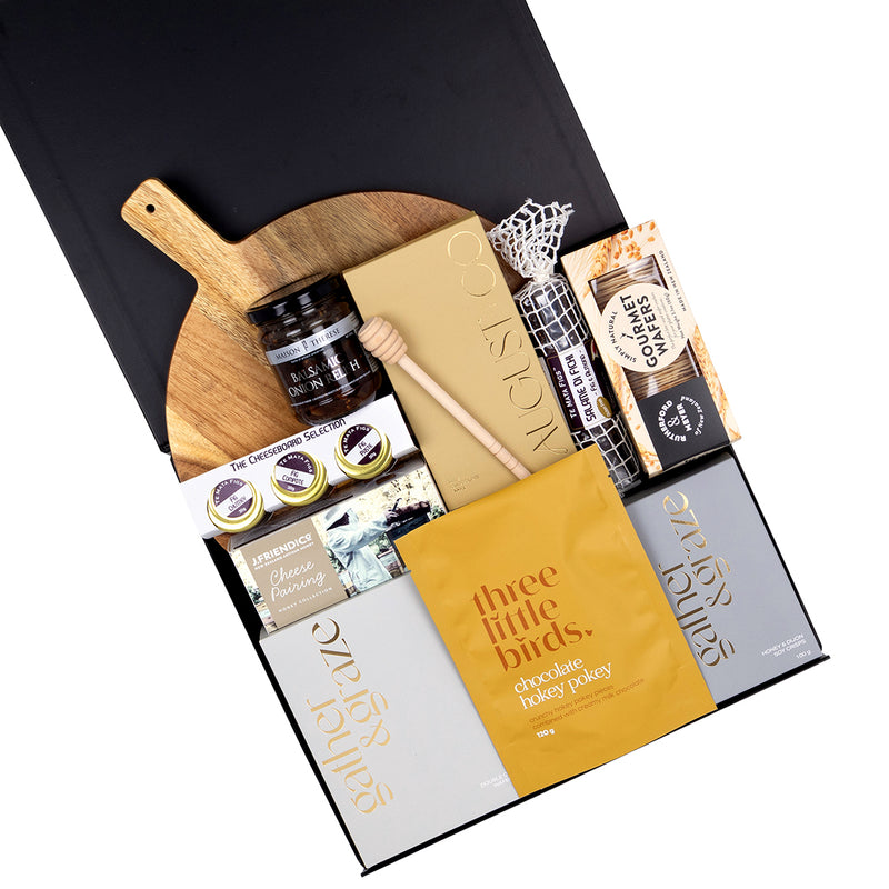 Elegant Cheese and Wine Platter Gift Box – Perfect for Housewarming or Corporate Gifting