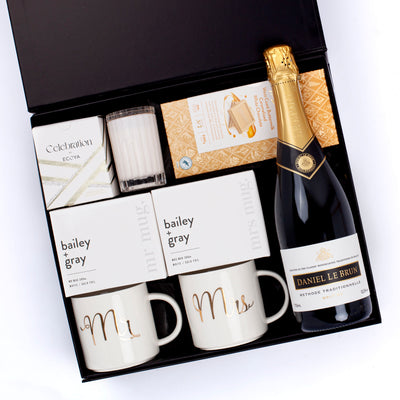 Newlyweds Couples Celebration Wedding Gift Hamper